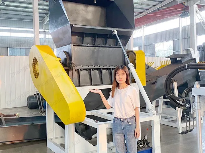 plastic waste crusher and our manager