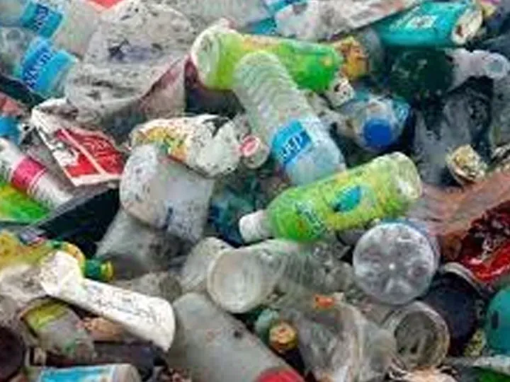 déchets de bouteilles en plastique 5