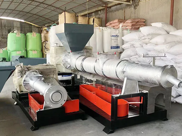 Machine de granulation de plastique à vendre expédiée au Nigeria