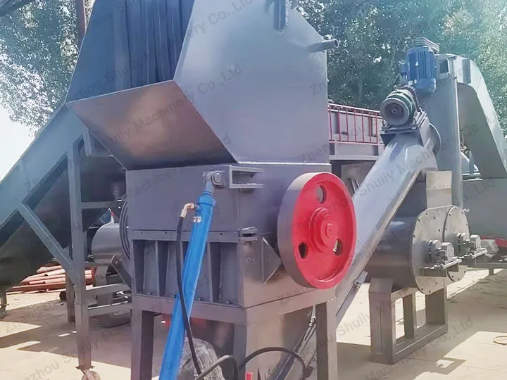 Infeed opening of plastic crusher