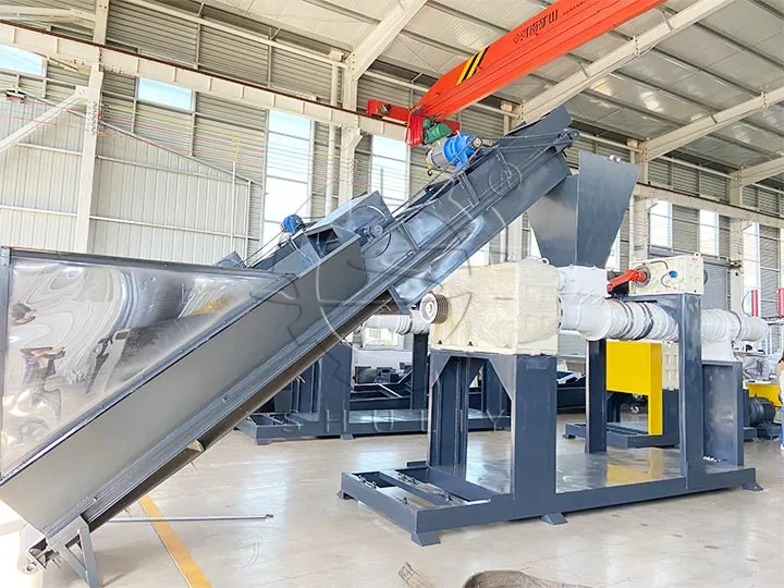 Inclined Belt Conveyor and pelletizing machine